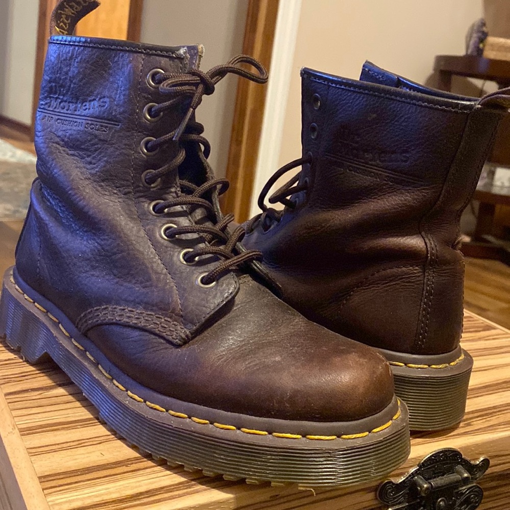 Dr Martens - Women’s Size 7, Brown